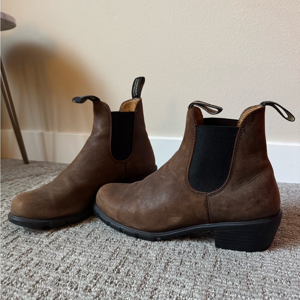 Blundstones #1673 Heeled Boots in Antique Brown